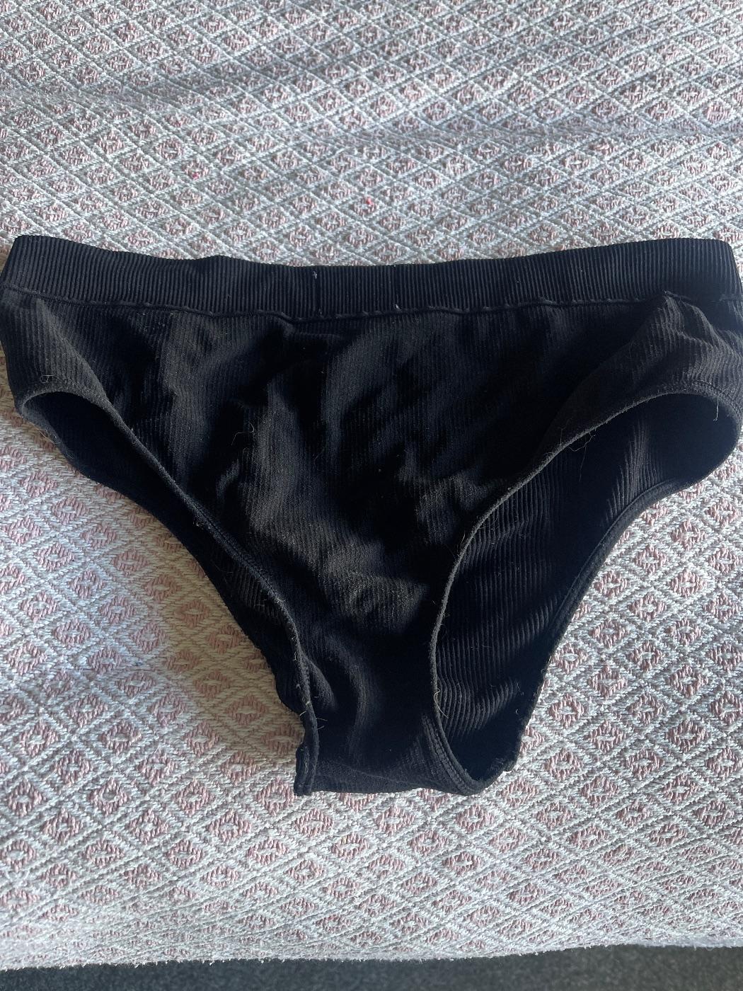 Medium size black ladies knickers worn 2 days 1 night – used women's underwear worn by Lara antionette, a verified UK seller (photo 4)