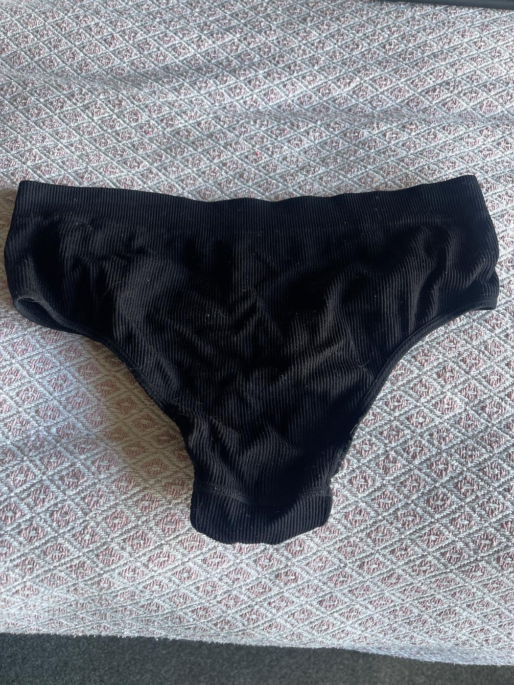 Medium size black ladies knickers worn 2 days 1 night – used women's underwear worn by Lara antionette, a verified UK seller (photo 3)