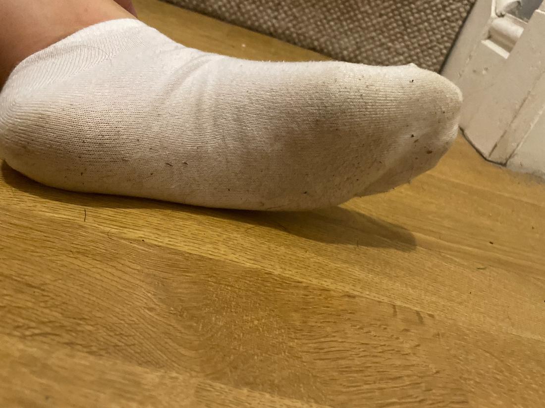 Gym socks – used women's socks worn by Emily, a verified UK seller (photo 3)